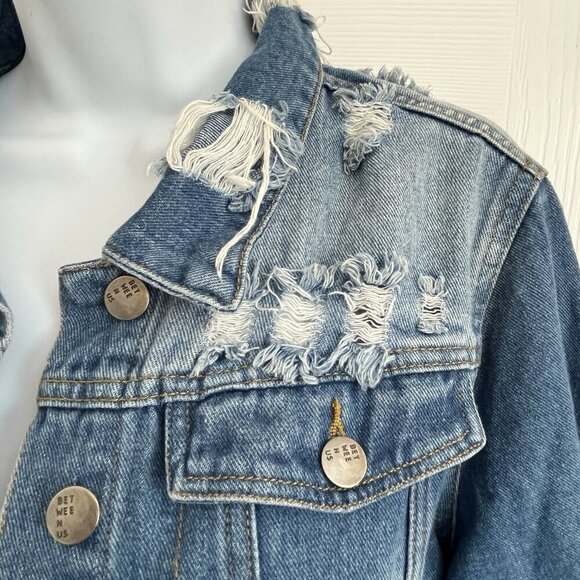 Between Us Womens L Destroyed Denim Trucker Jacket Chain Back Detail Grunge Punk - Picture 6 of 14